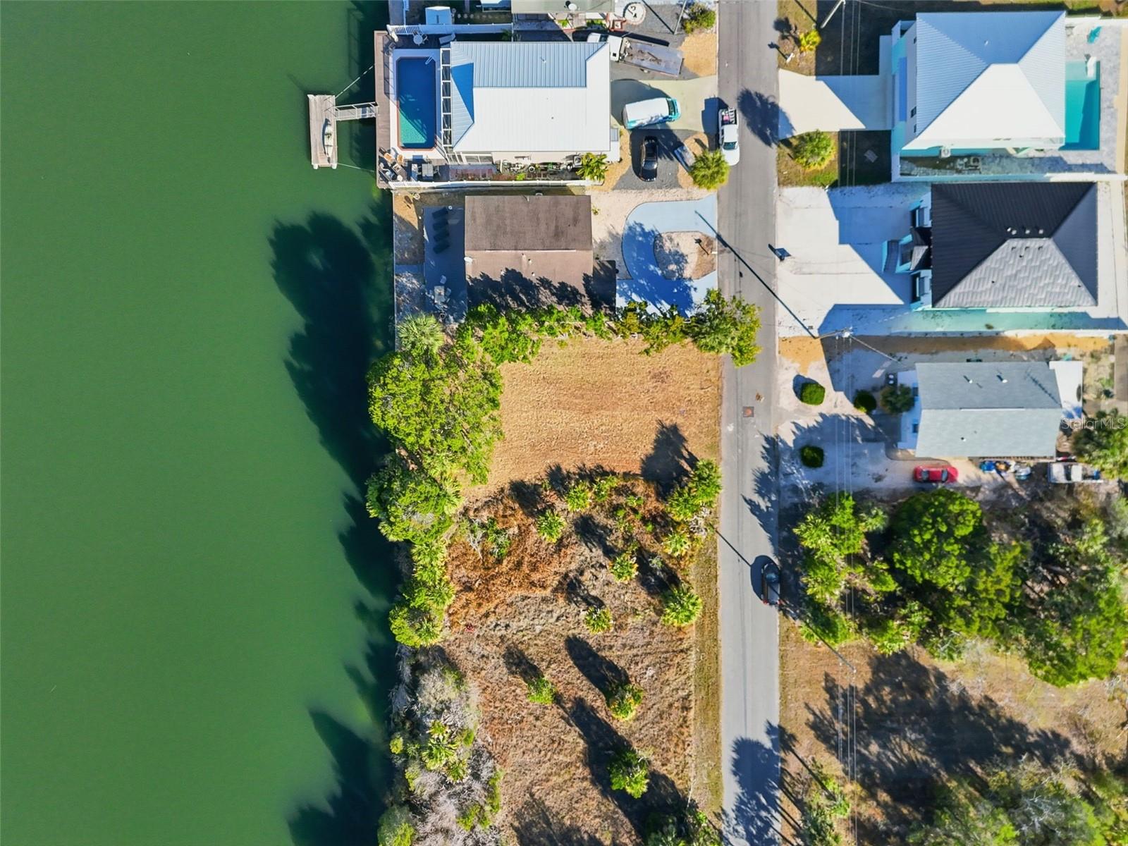 HERNANDO BEACH - Land