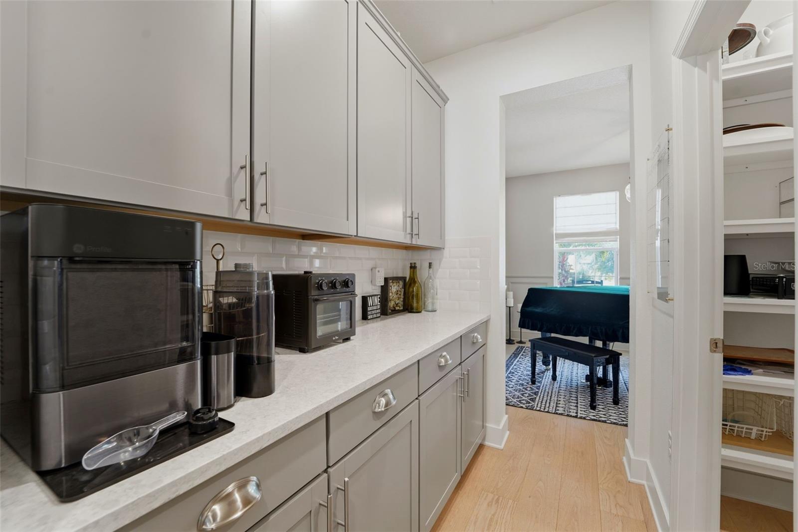 CORNERGATE SUB - Residential