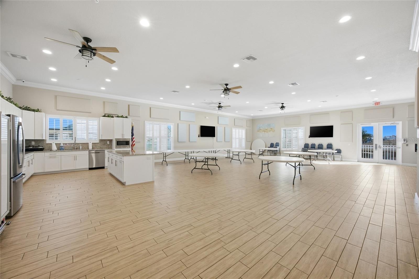 SAND PEBBLE POINTE CONDO 01 AMD 02 - Residential