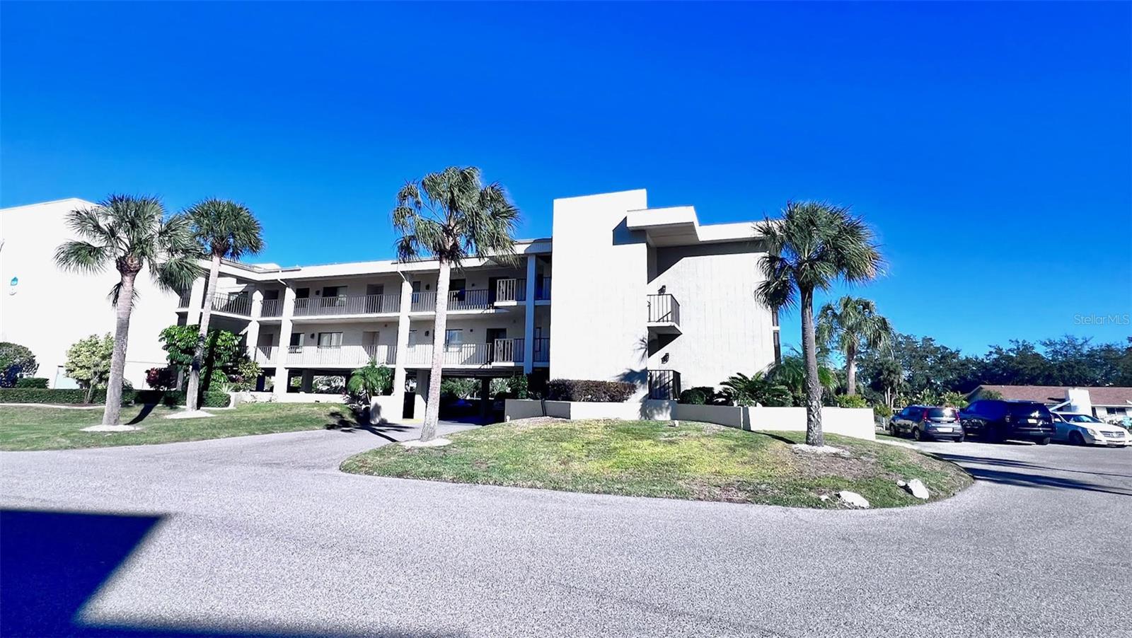 SAND PEBBLE POINTE CONDO 01 AMD 02 - Residential