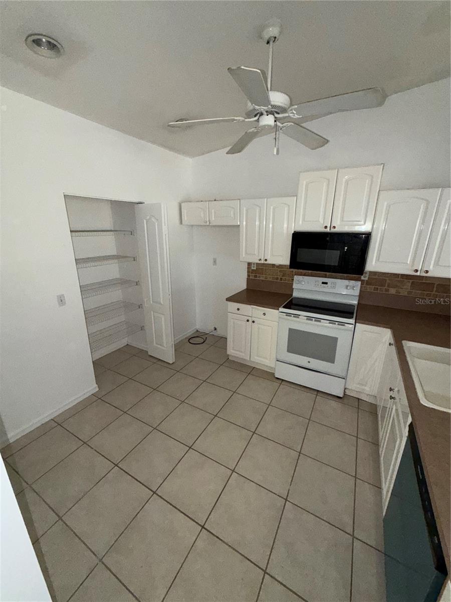 LEHIGH ESTATES - Residential Income