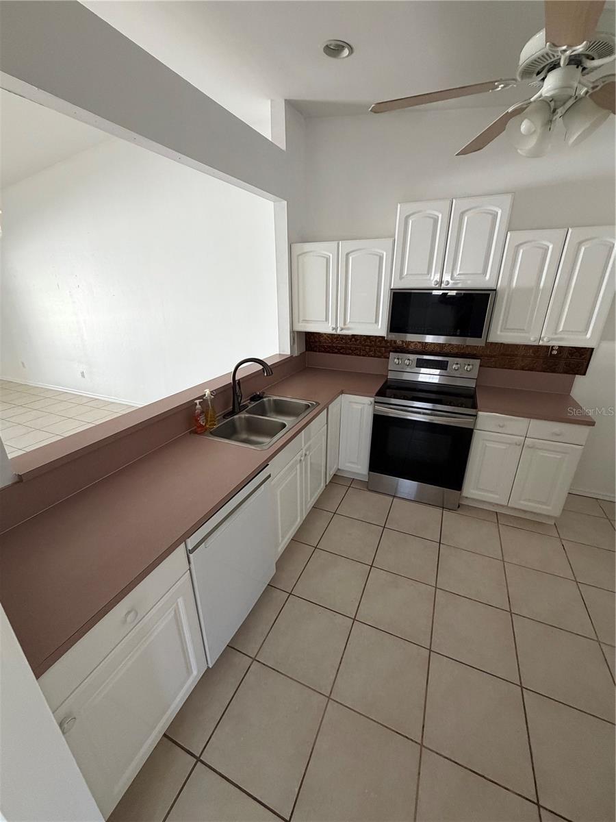 LEHIGH ESTATES - Residential Income