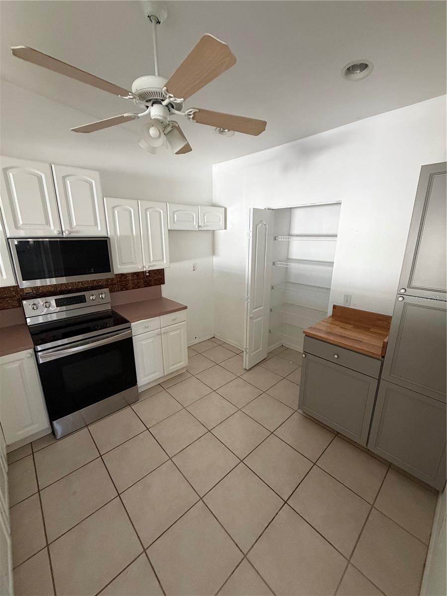 LEHIGH ESTATES - Residential Income