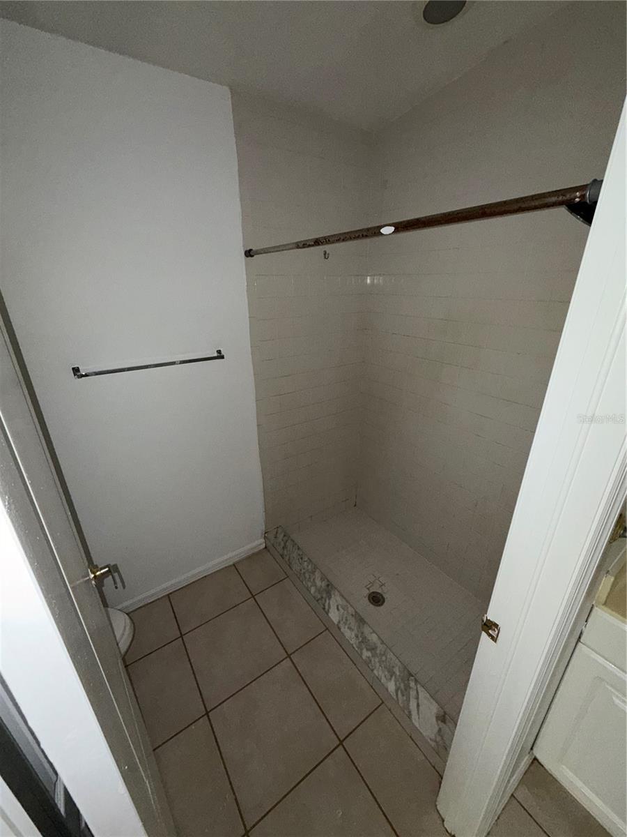 LEHIGH ESTATES - Residential Income