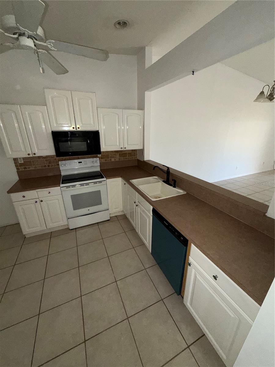 LEHIGH ESTATES - Residential Income