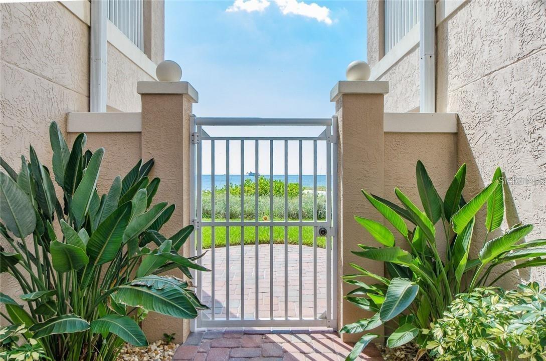 BELLA PLAYA TWNHMS - Residential