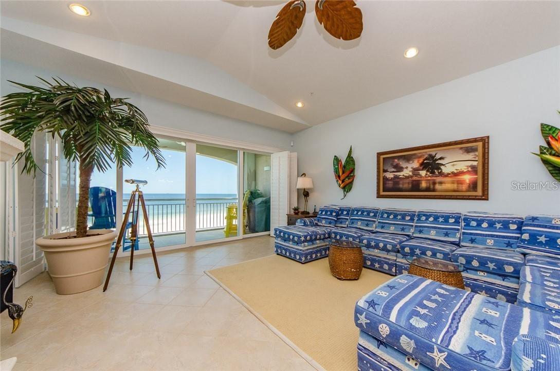 BELLA PLAYA TWNHMS - Residential