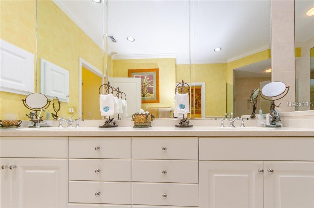 BELLA PLAYA TWNHMS - Residential