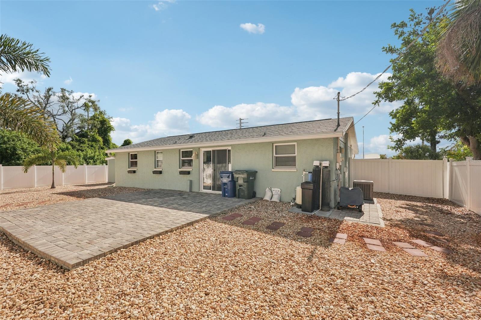 MANASOTA LAND & TIMBER CO - Residential Lease