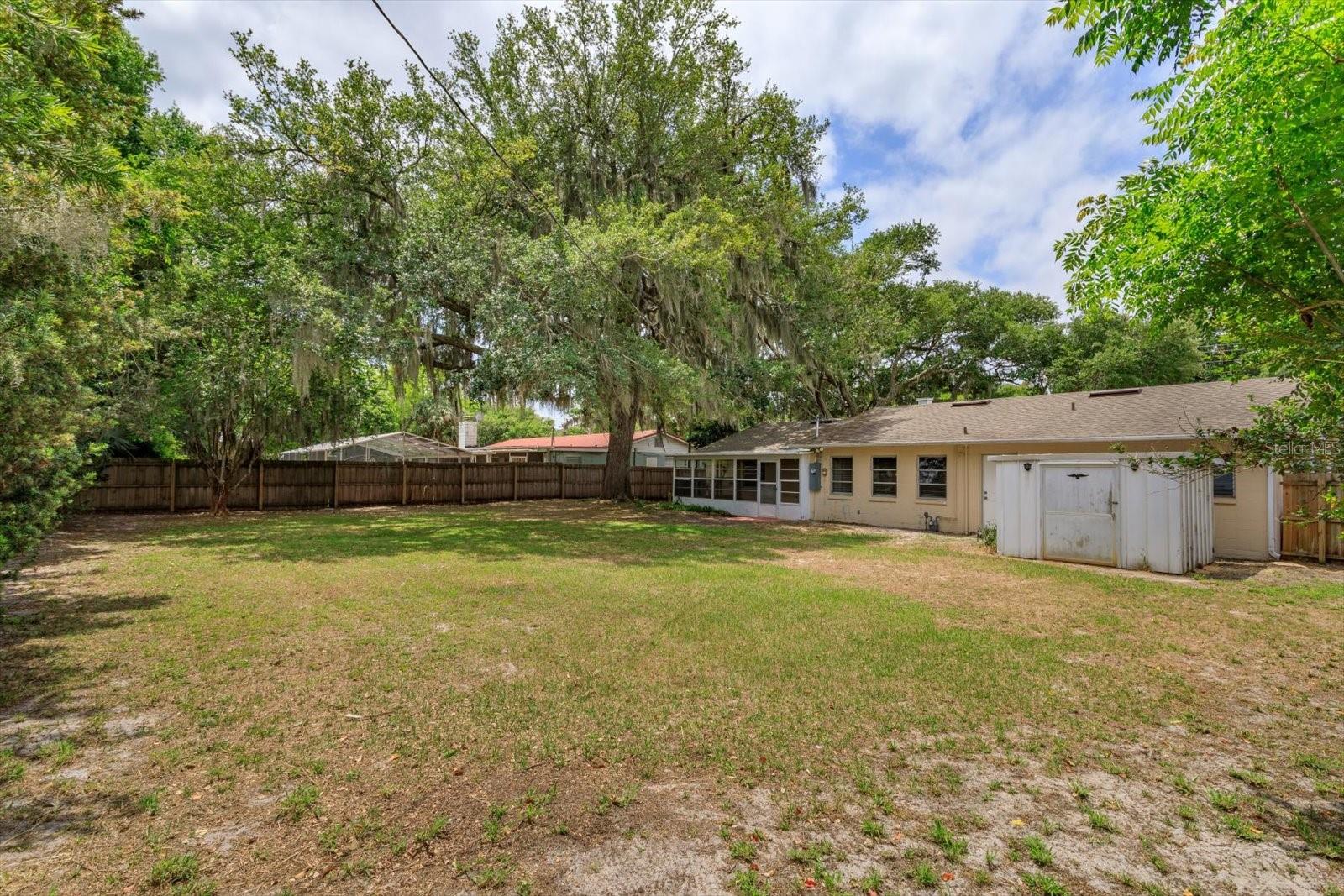 TAVARES LAKEWOOD PARK - Residential