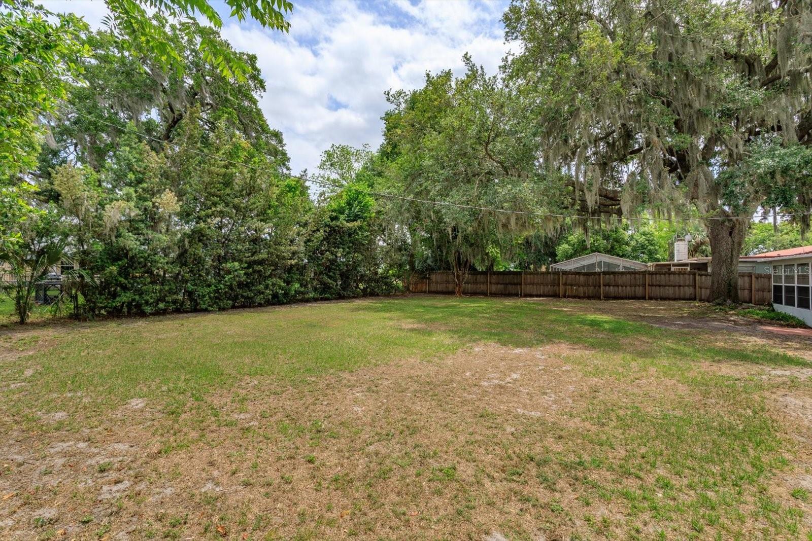 TAVARES LAKEWOOD PARK - Residential