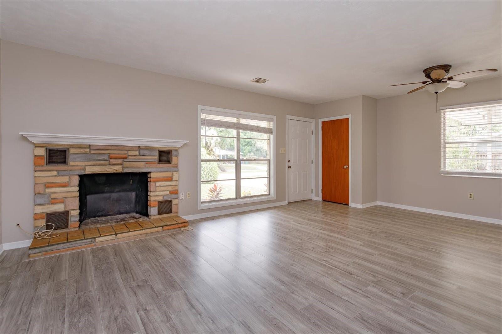 TAVARES LAKEWOOD PARK - Residential