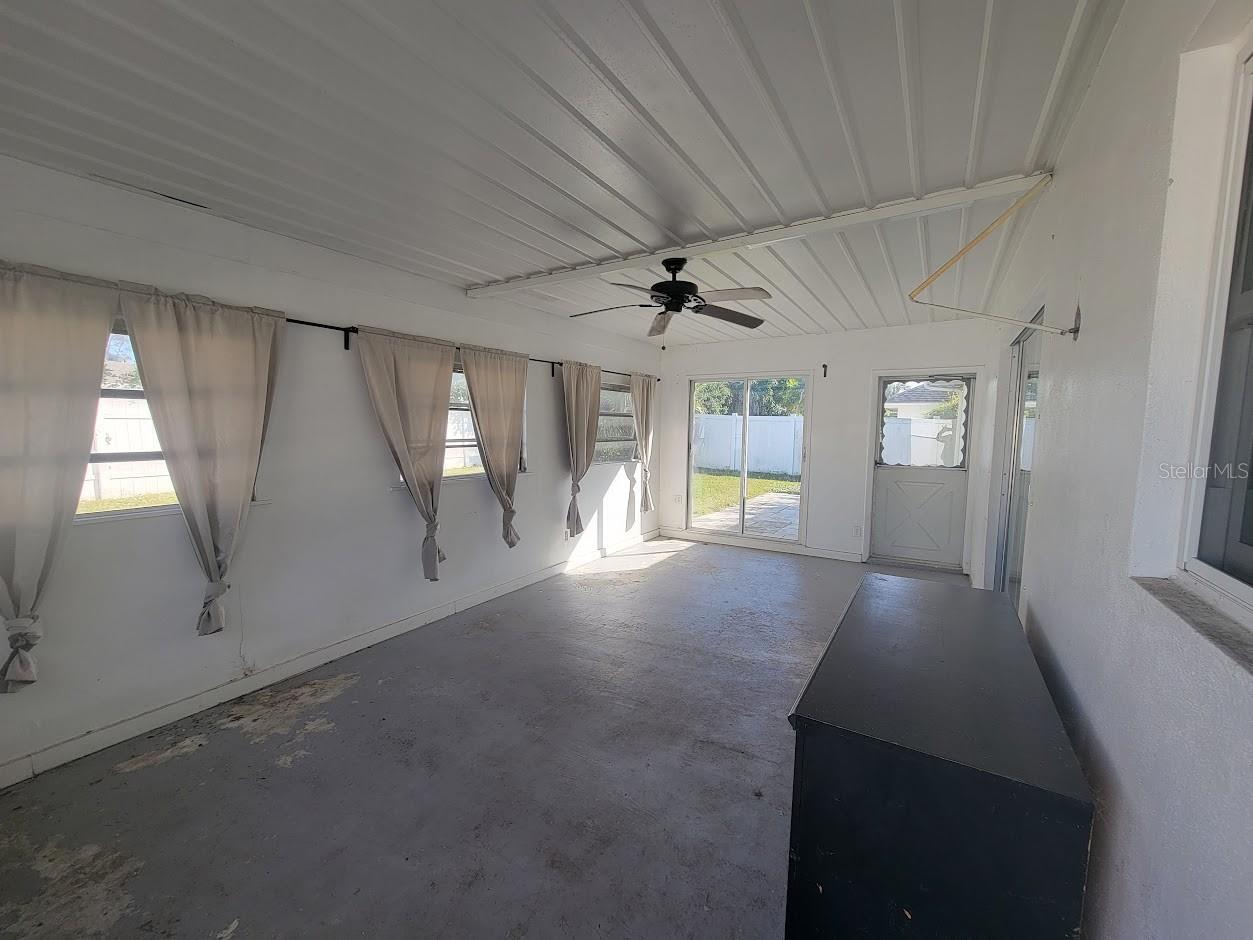 PORT CHARLOTTE SUB 03 - Residential Lease