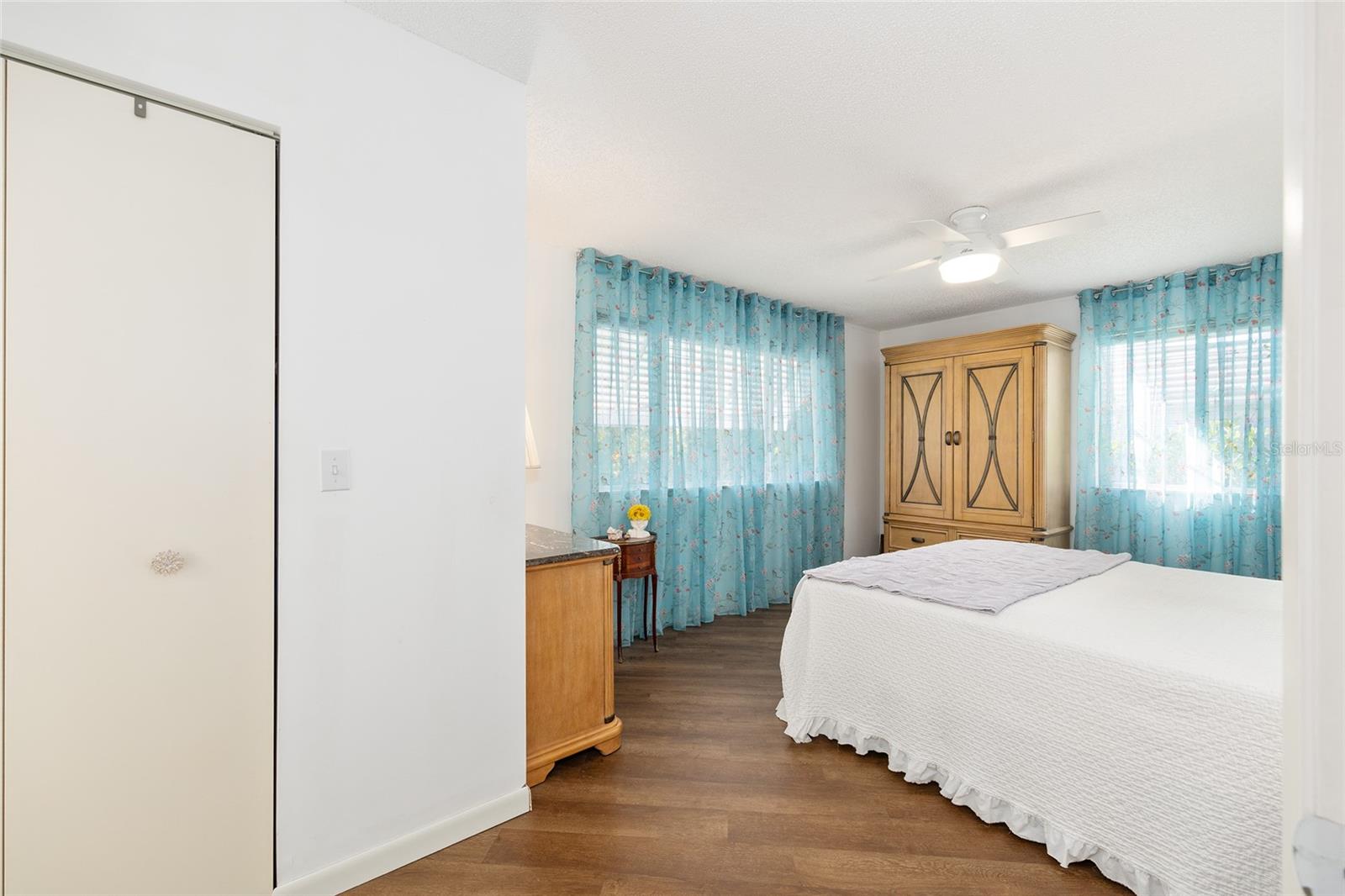 OAK RUN - Residential