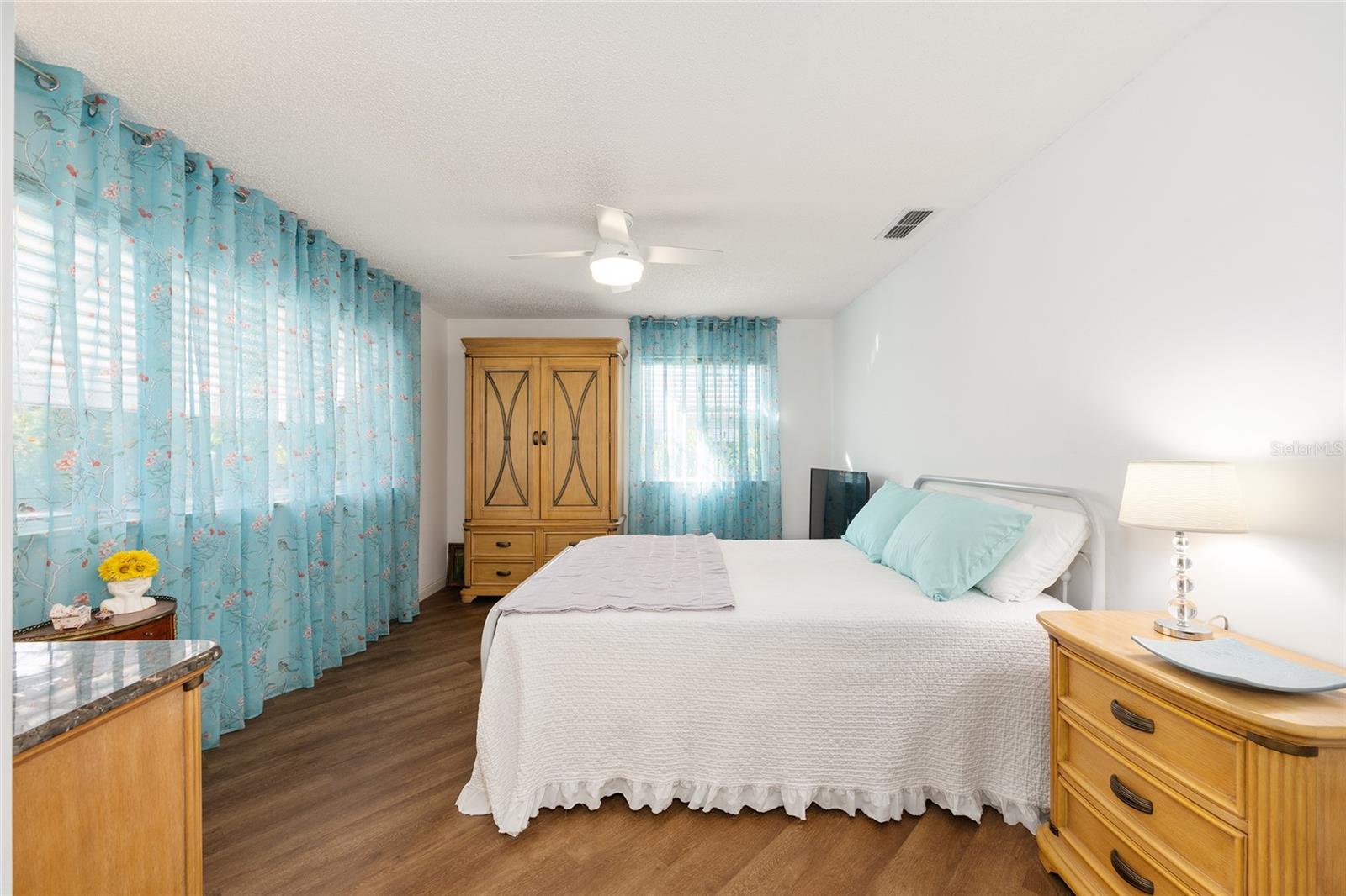 OAK RUN - Residential