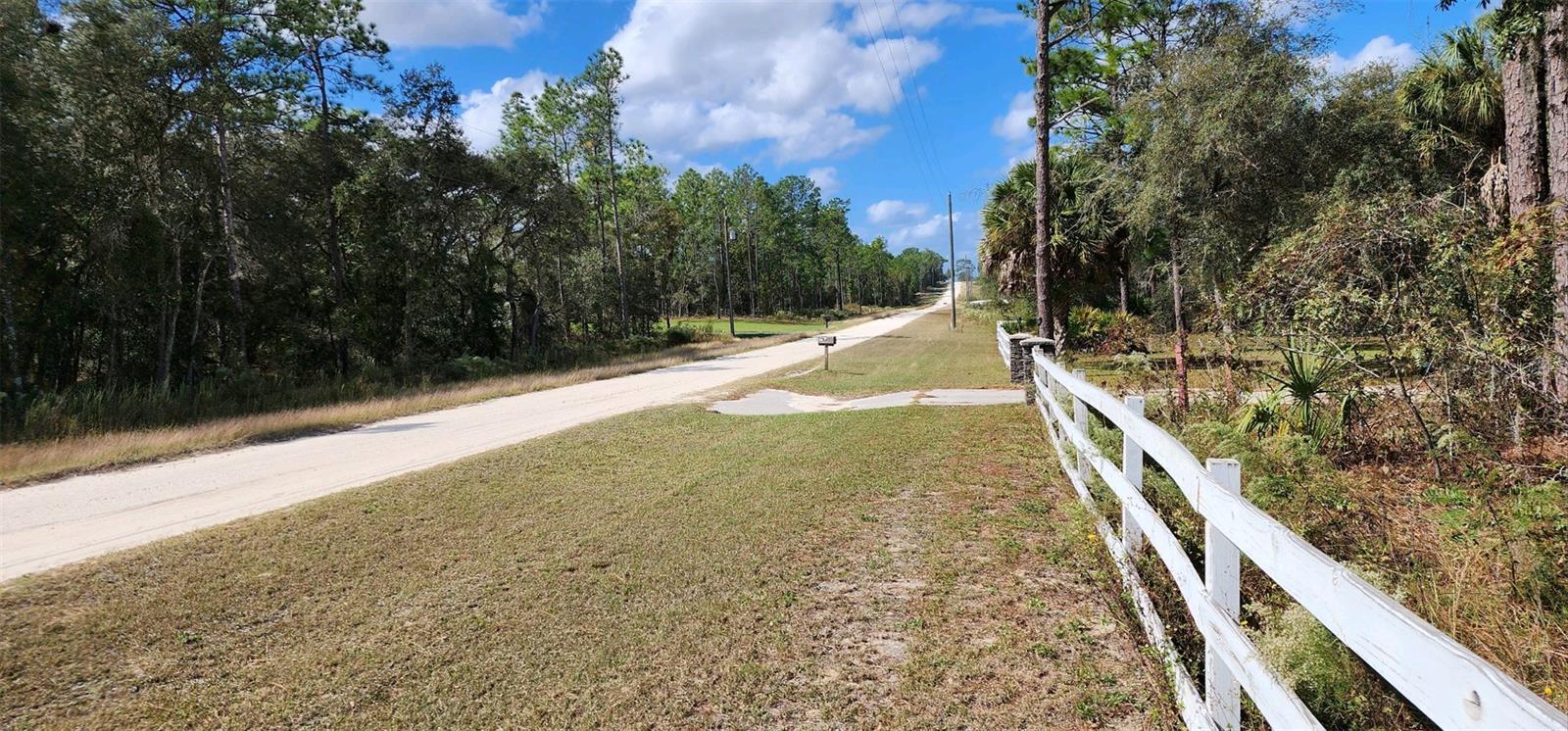 ROLLING HILLS 01 - Land