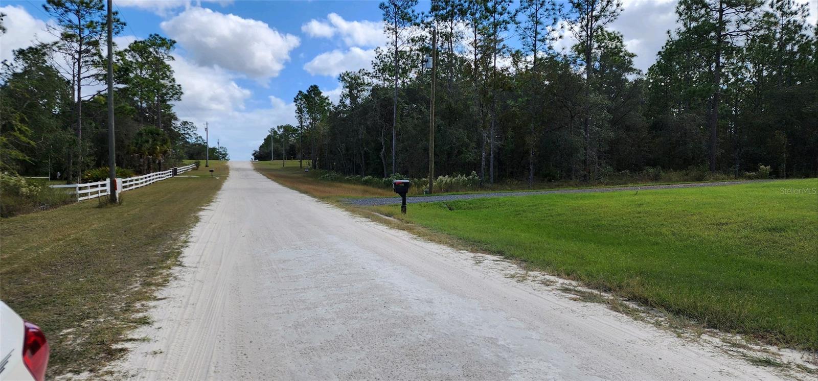 ROLLING HILLS 01 - Land