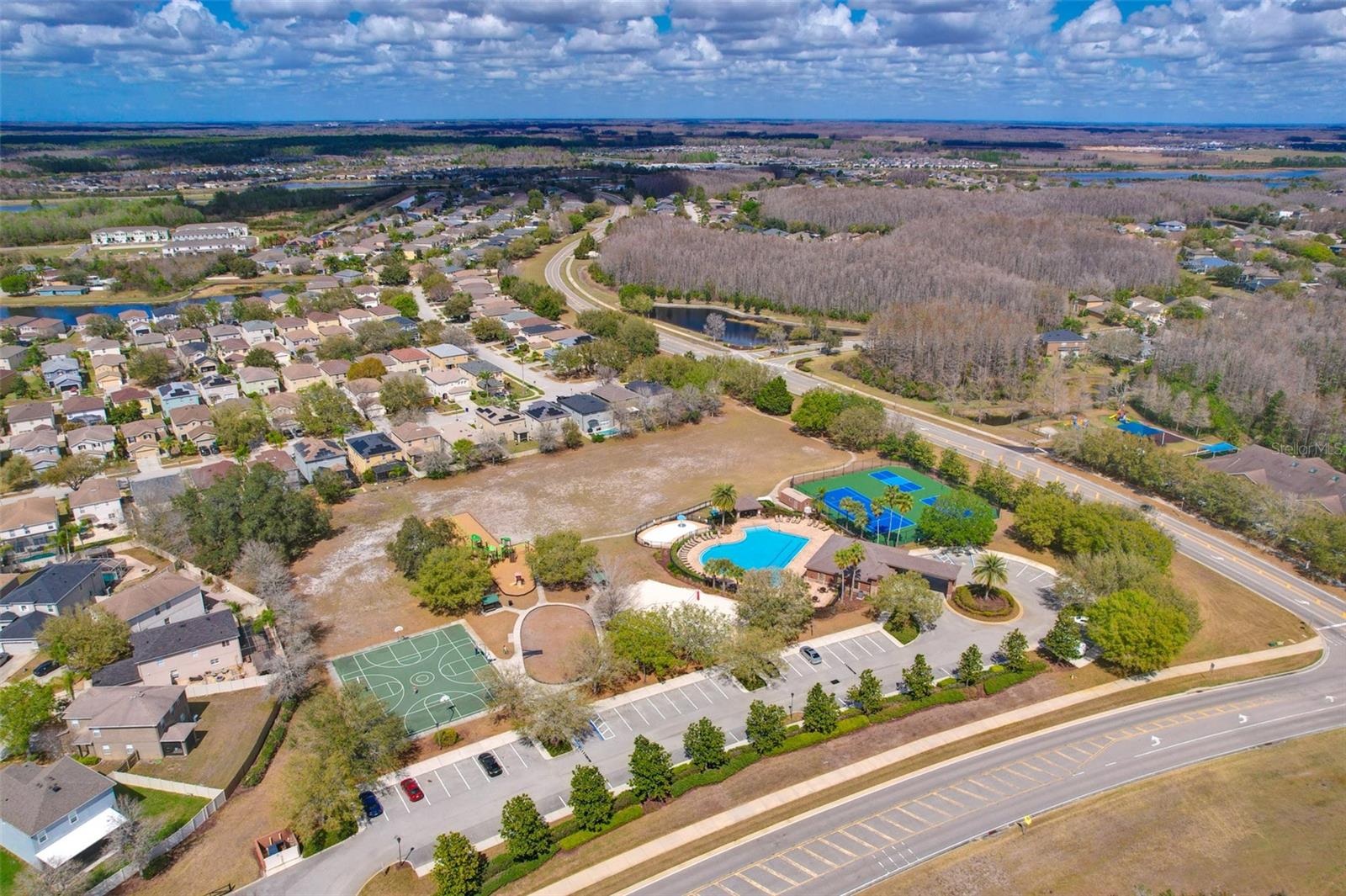 BALLANTRAE VILLAGE 01 - Residential