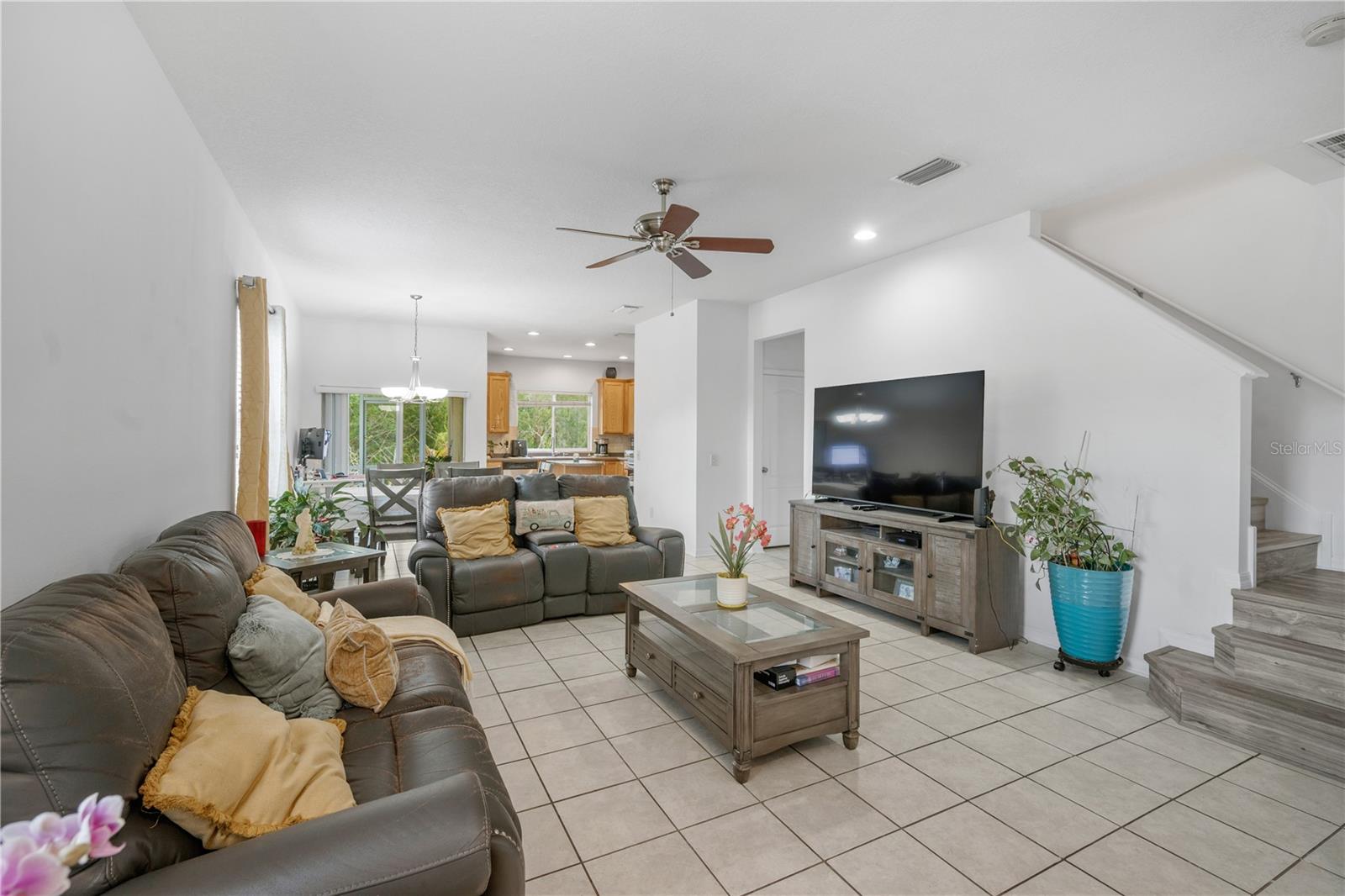 BALLANTRAE VILLAGE 01 - Residential