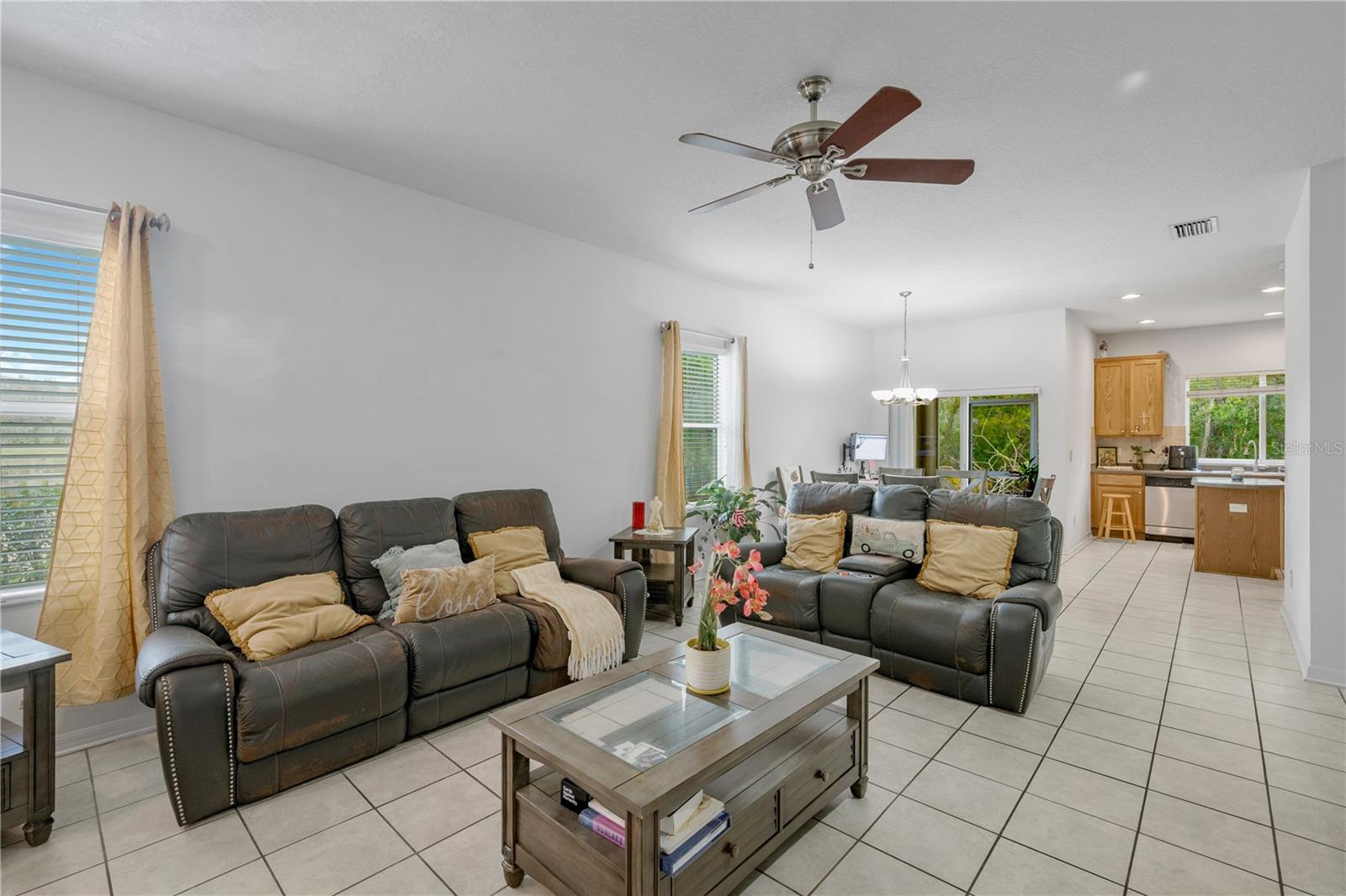 BALLANTRAE VILLAGE 01 - Residential