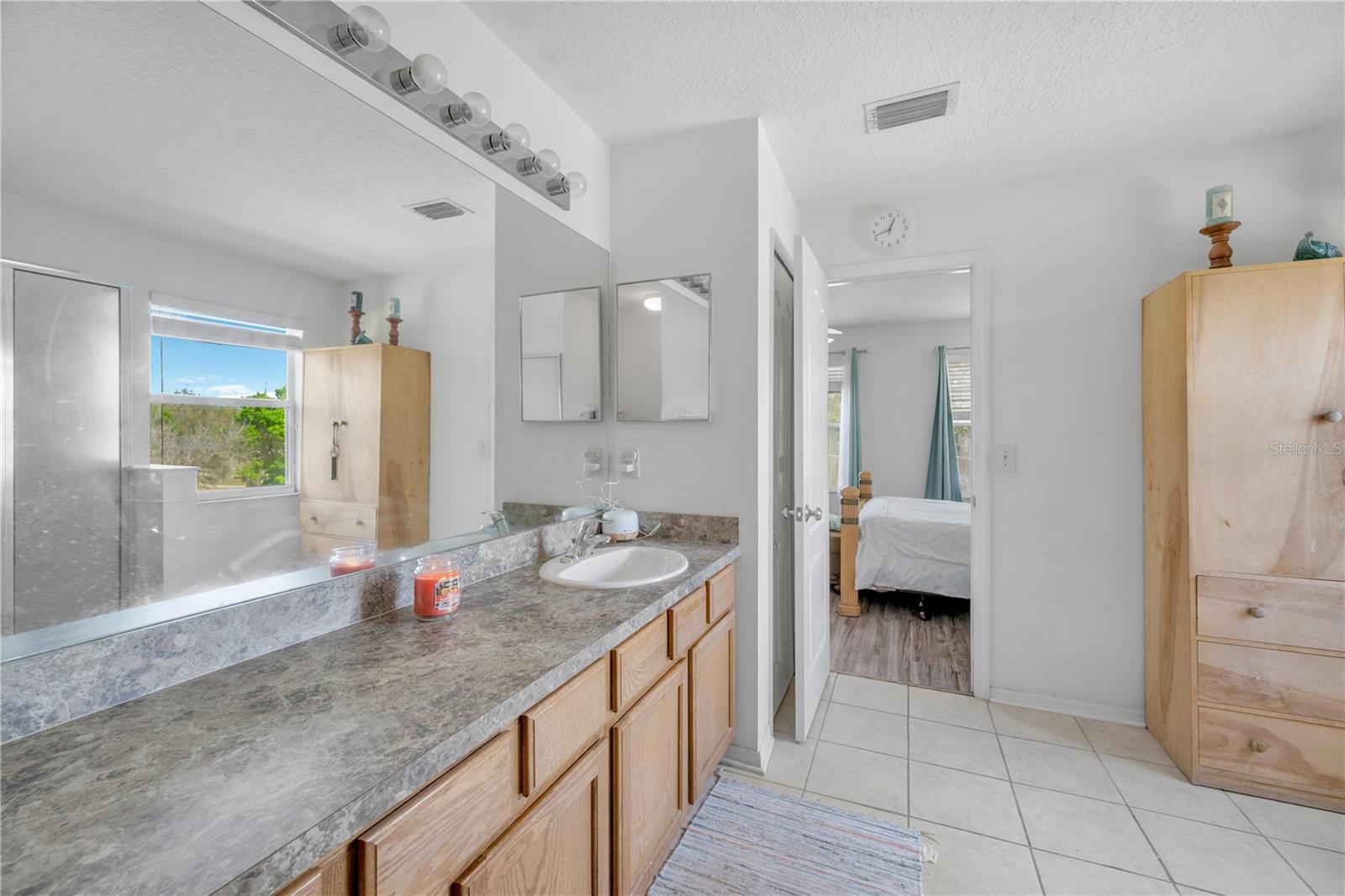 BALLANTRAE VILLAGE 01 - Residential