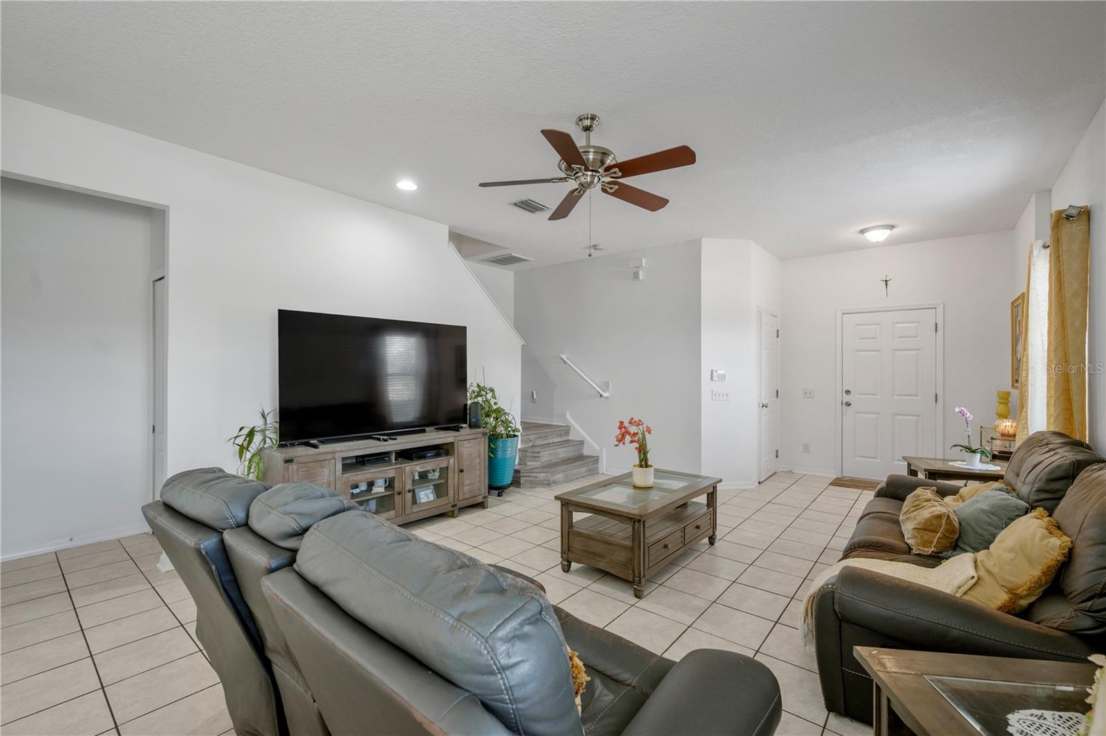 BALLANTRAE VILLAGE 01 - Residential