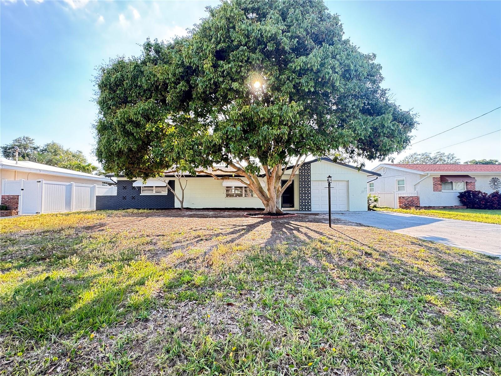 RIDGEWOOD GROVES - Residential