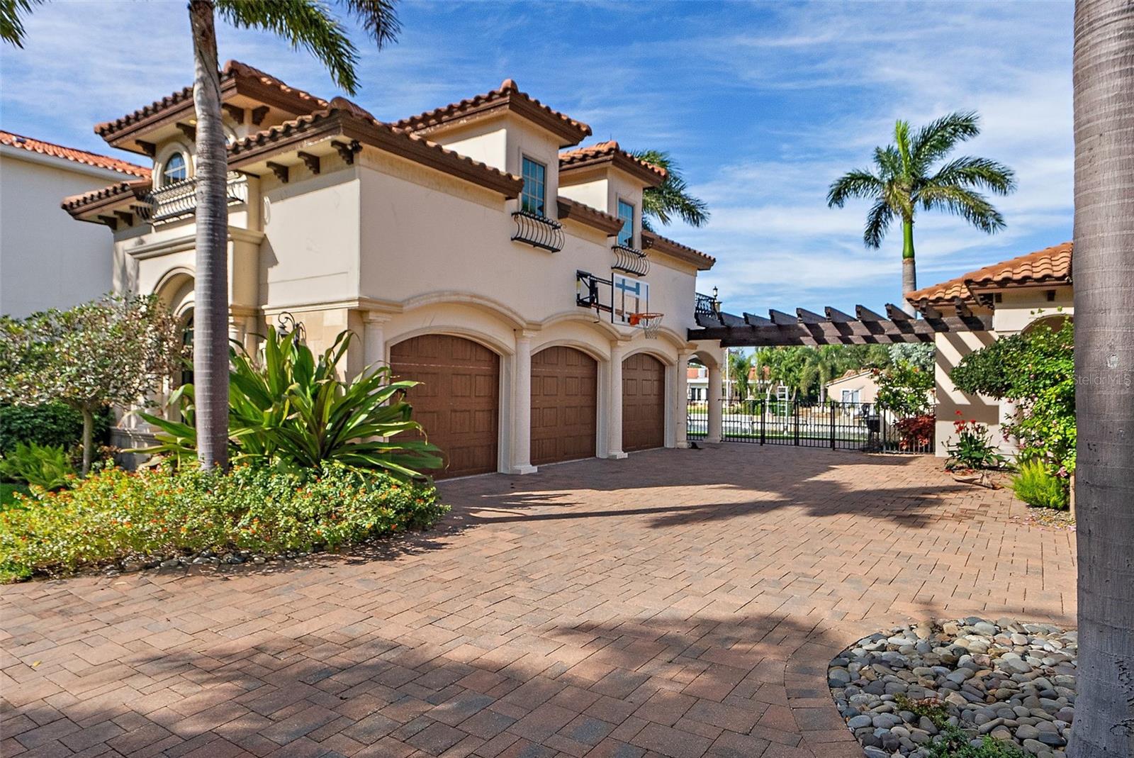 VENETIAN ISLES - Residential