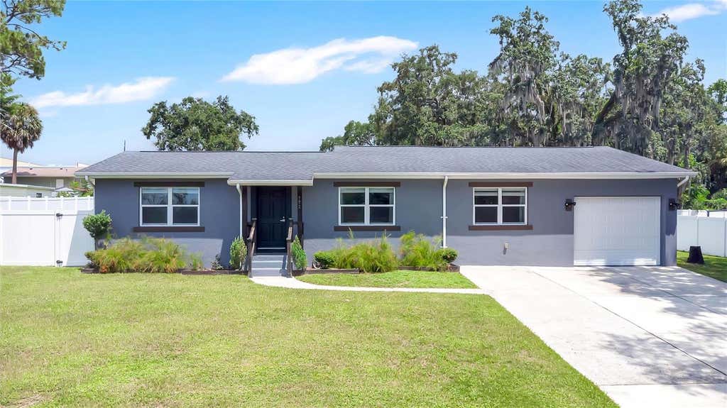 Photo of 772 Pine Lane, Clermont, FL 34711 (MLS # G5116664)
