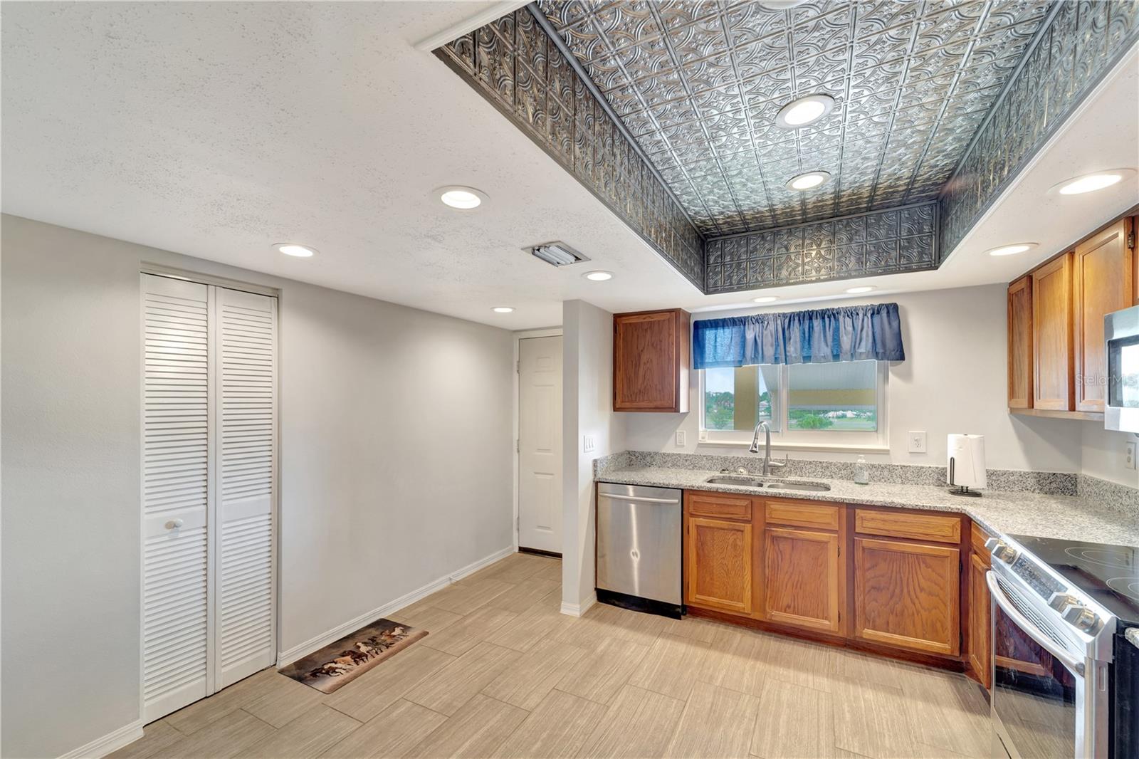 6699 SAN CASA DRIVE L4