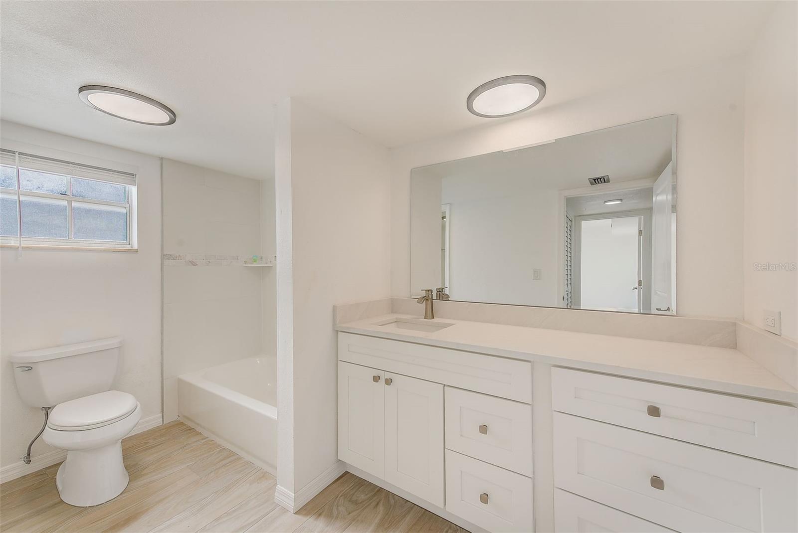 BAY POINTE CONDO - Residential