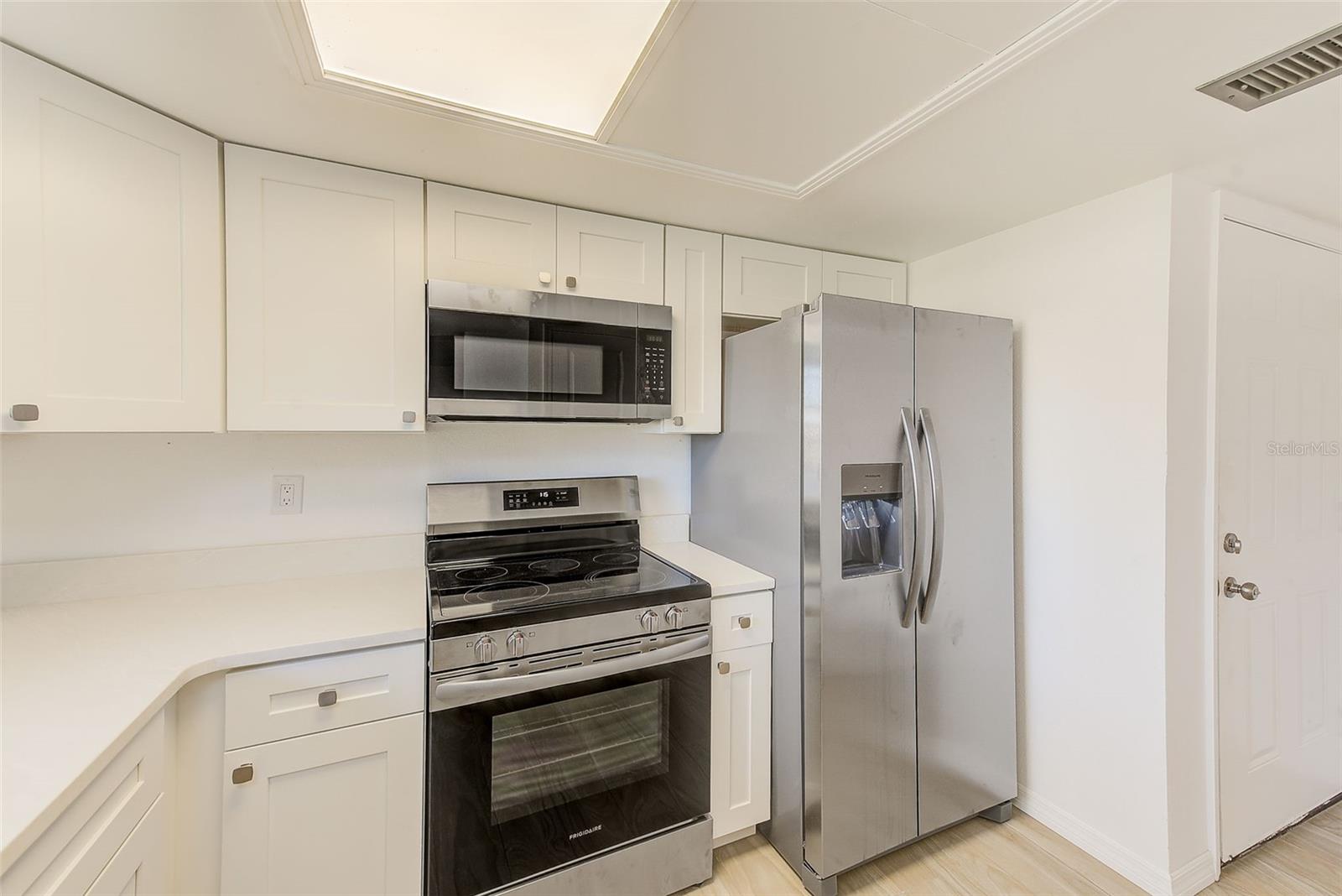 BAY POINTE CONDO - Residential