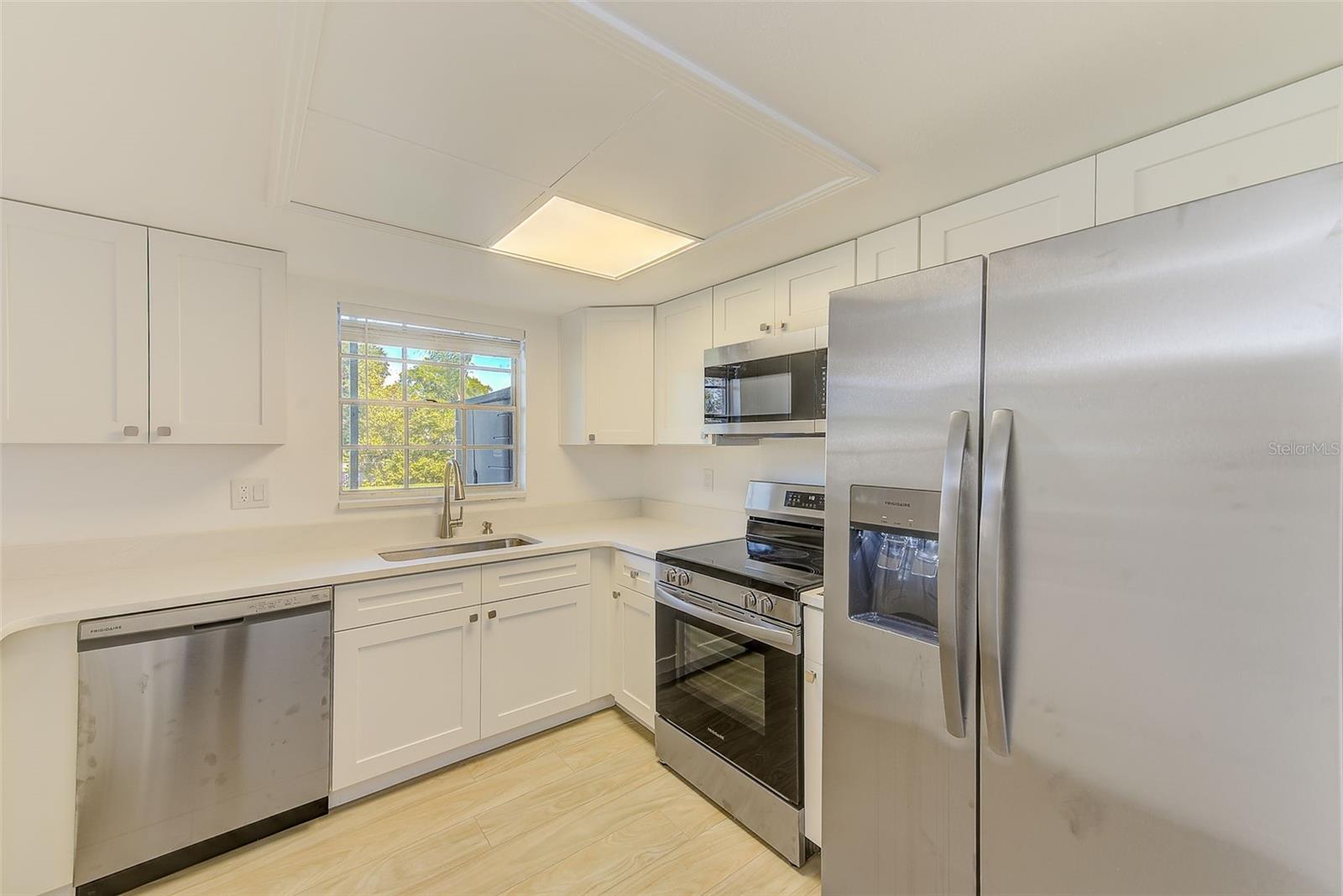 BAY POINTE CONDO - Residential