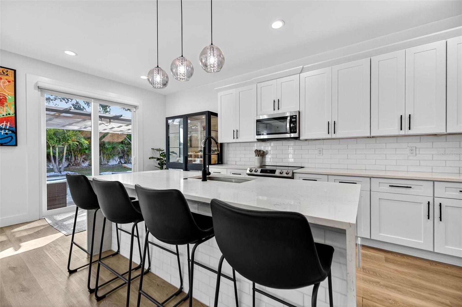 HAPPY DAYS SUB - Residential