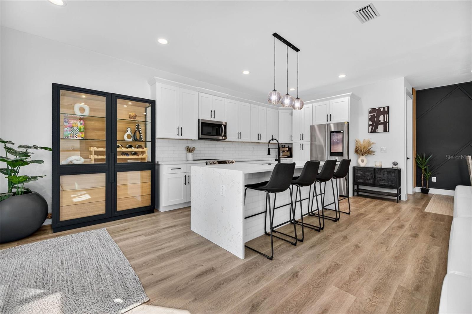 HAPPY DAYS SUB - Residential