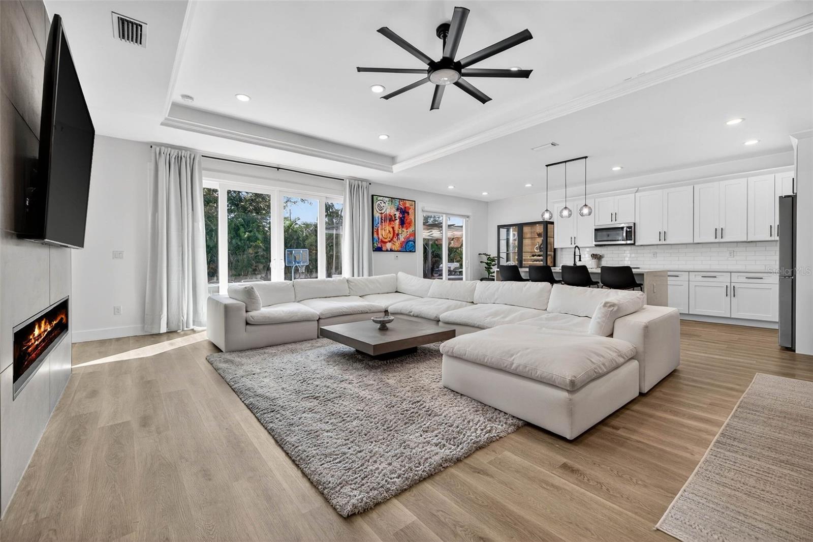 HAPPY DAYS SUB - Residential