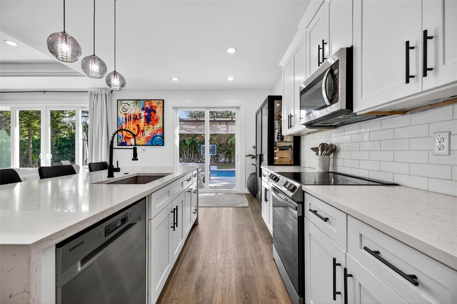 HAPPY DAYS SUB - Residential