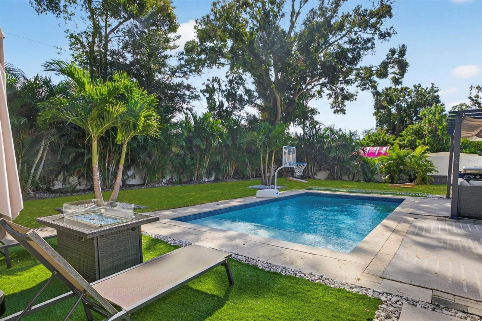 HAPPY DAYS SUB - Residential