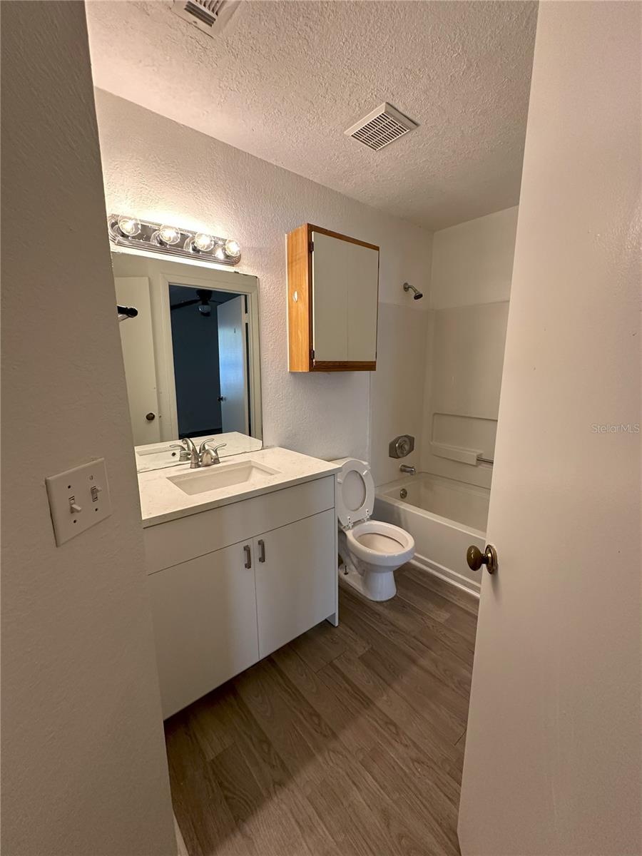 LANDING A CONDO - Residential