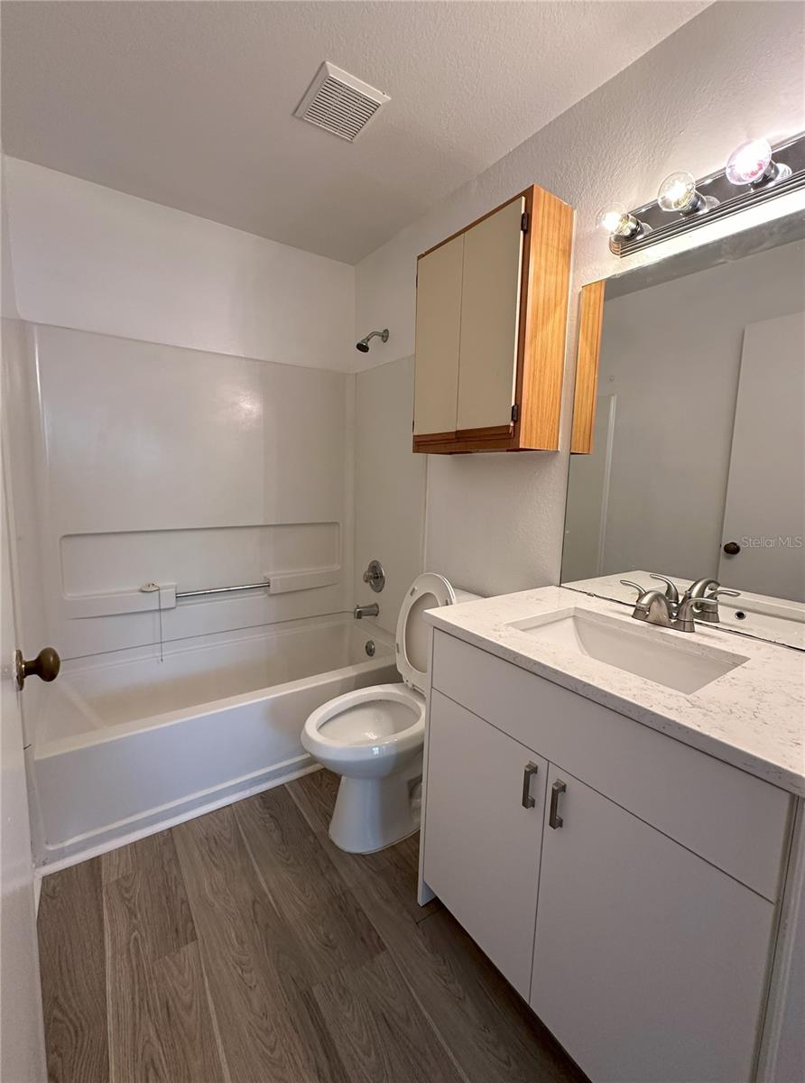 LANDING A CONDO - Residential