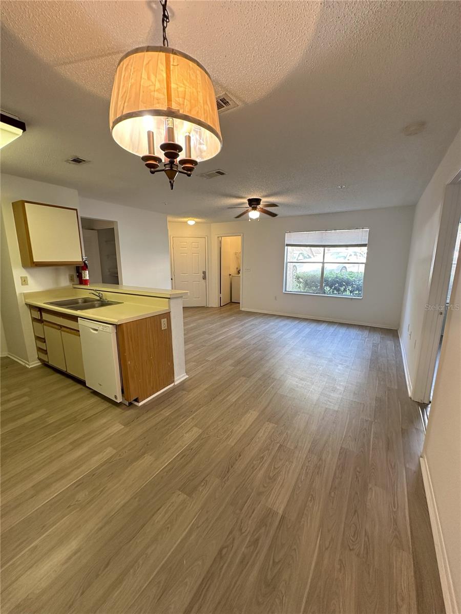 LANDING A CONDO - Residential