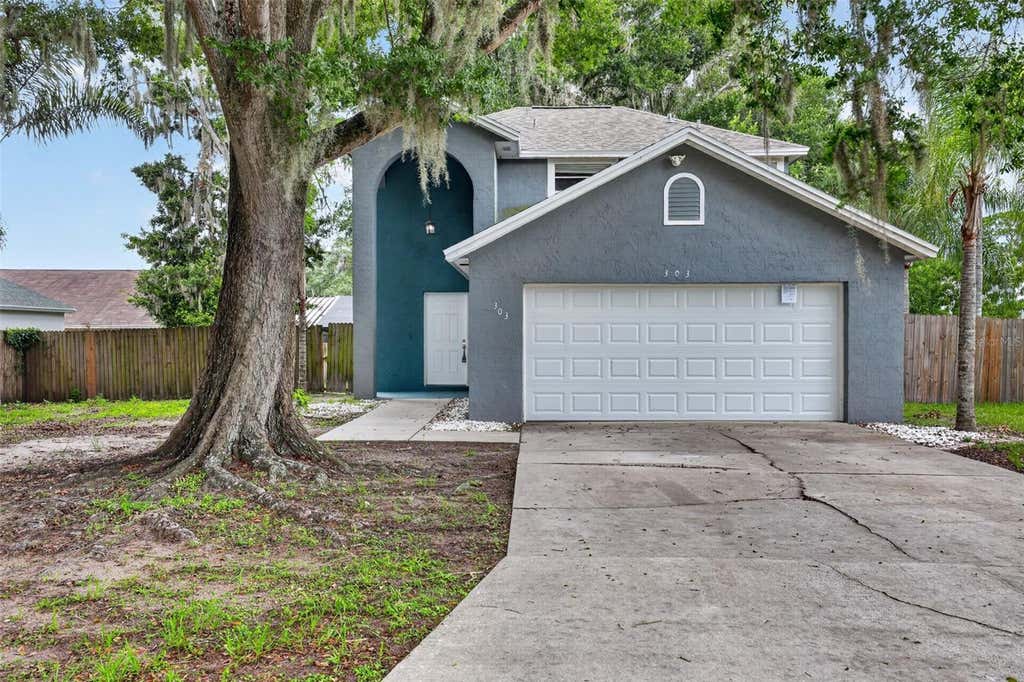 Photo of 303 Sugar Creek Drive, Plant City, FL 33563 (MLS # TB8501548)