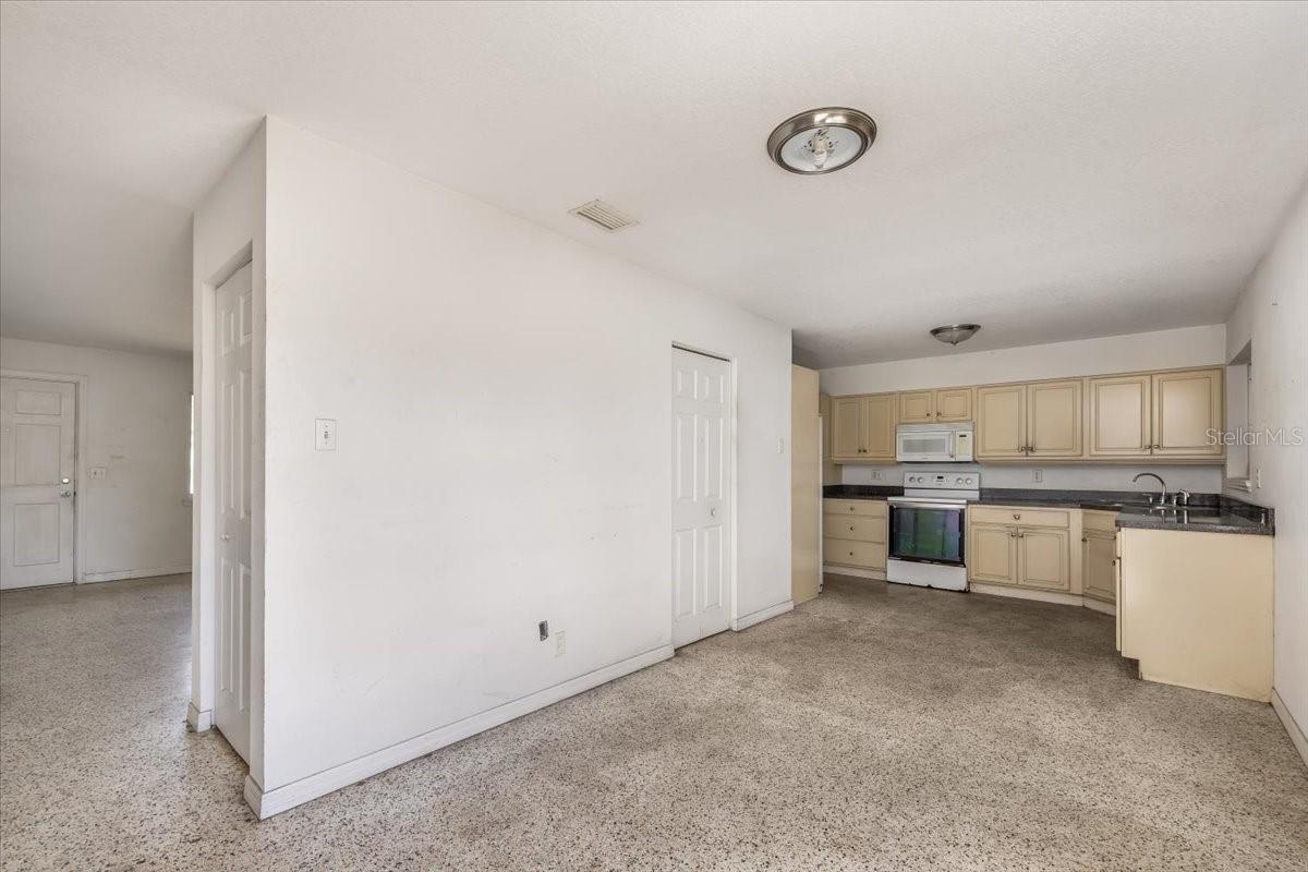 PALM GROVE - Residential