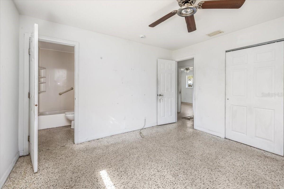 PALM GROVE - Residential