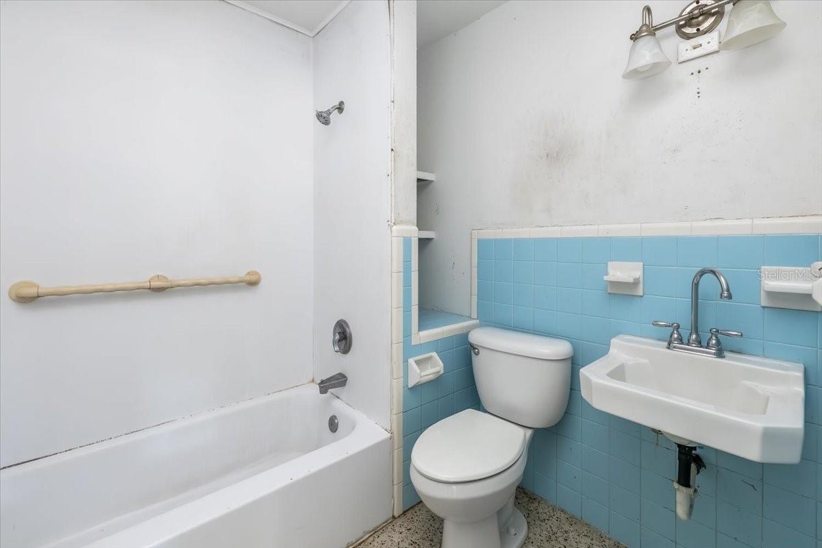 PALM GROVE - Residential