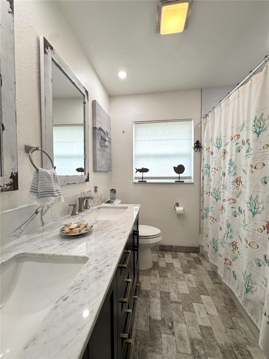 VILLAGE GREEN OF BRADENTON UN B - Residential Lease