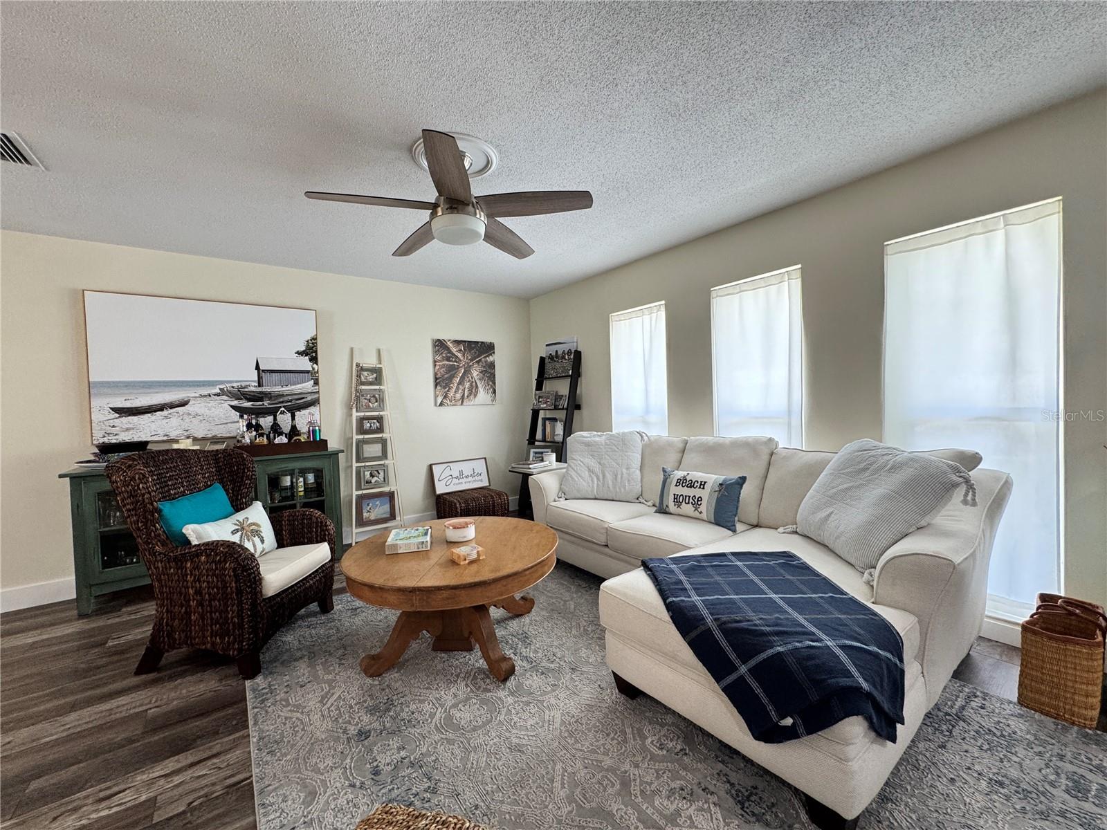 VILLAGE GREEN OF BRADENTON UN B - Residential Lease