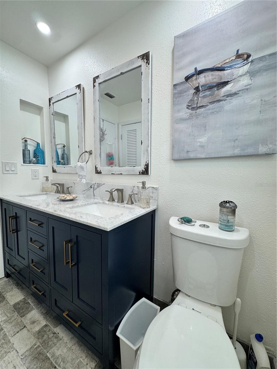 VILLAGE GREEN OF BRADENTON UN B - Residential Lease