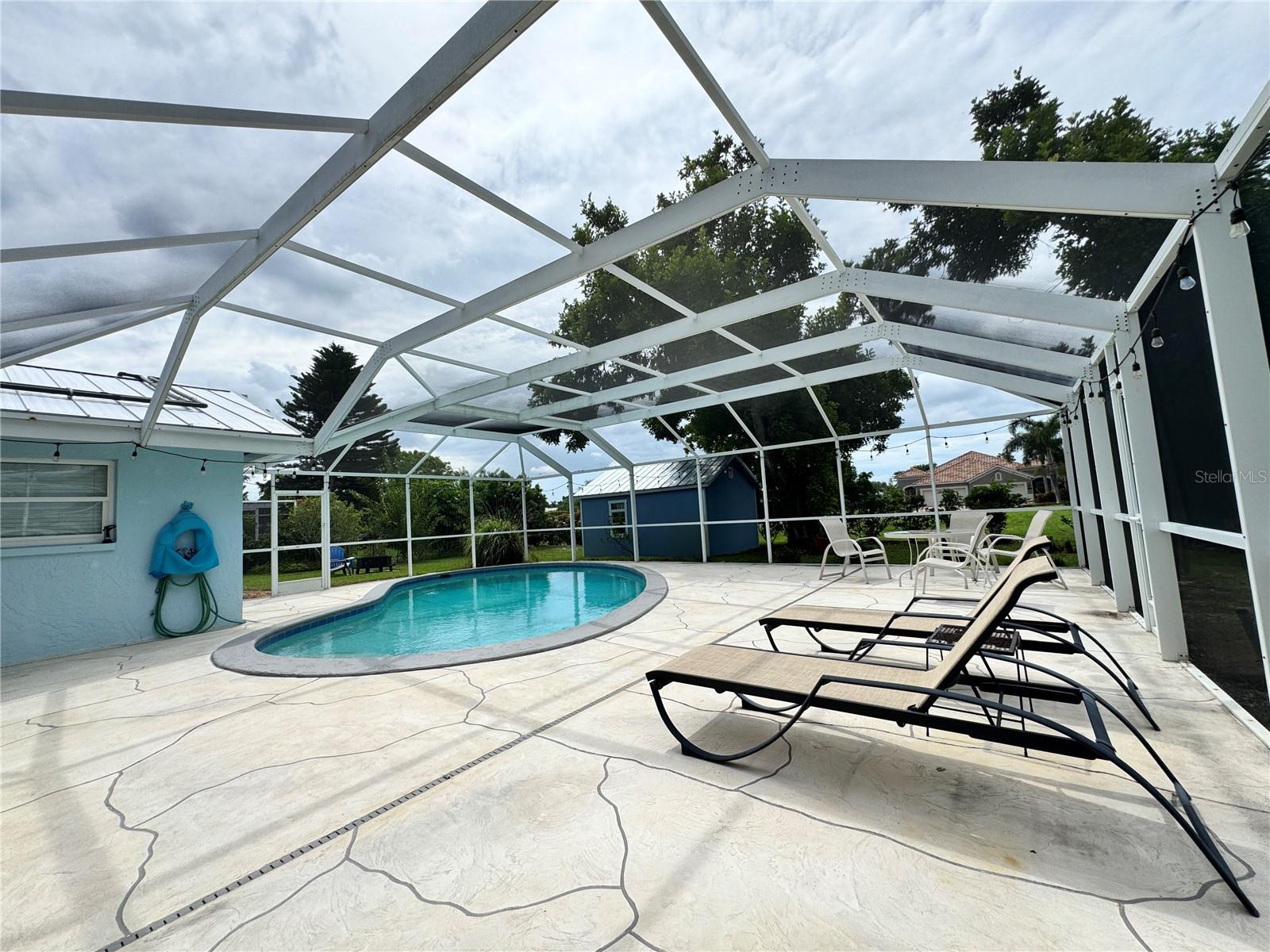 VILLAGE GREEN OF BRADENTON UN B - Residential Lease