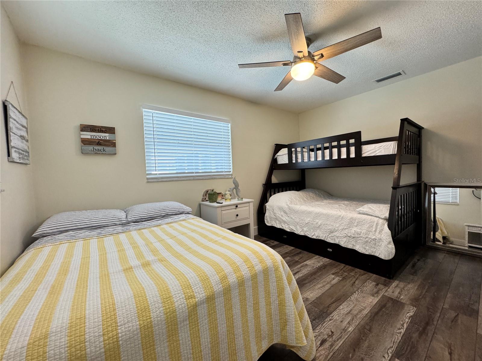 VILLAGE GREEN OF BRADENTON UN B - Residential Lease